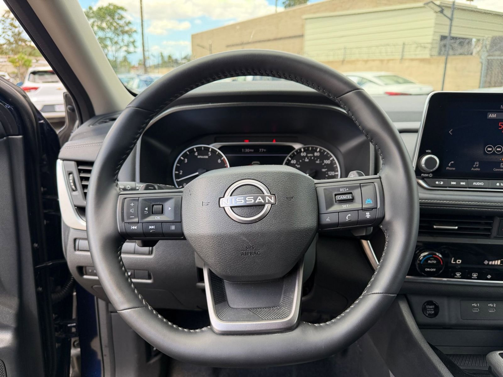 Used 2025 Nissan Rogue SV FWD image 30