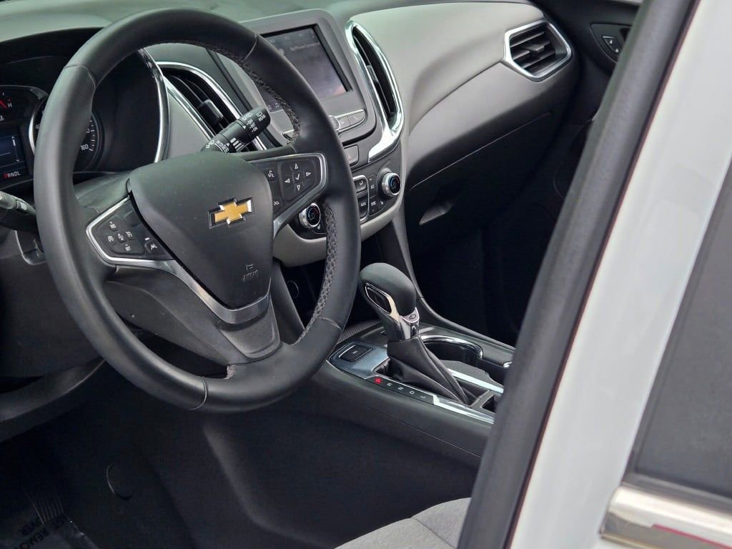 Used 2023 Chevrolet Equinox LT w/ Driver Convenience Package image 23