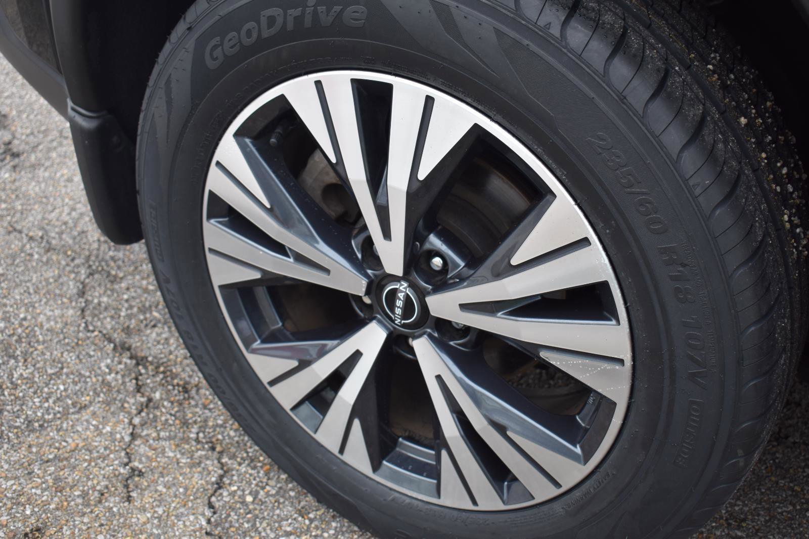 Used 2023 Nissan Rogue SV w/ SV Premium B Package FWD image 13