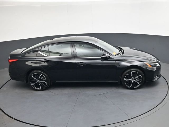 Used 2024 Nissan Altima 2.5 SR w/ SR Premium Package image 25
