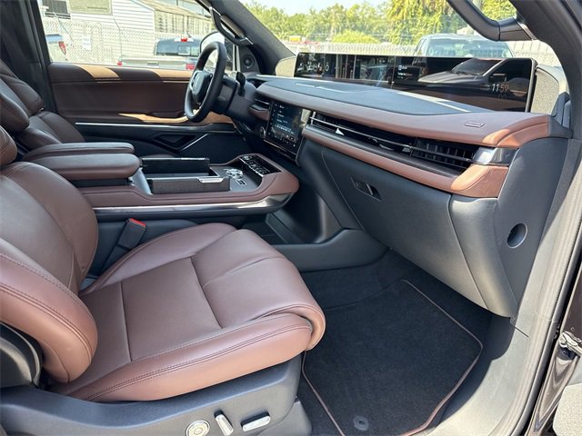 New 2025 Lincoln Navigator L Reserve image 14