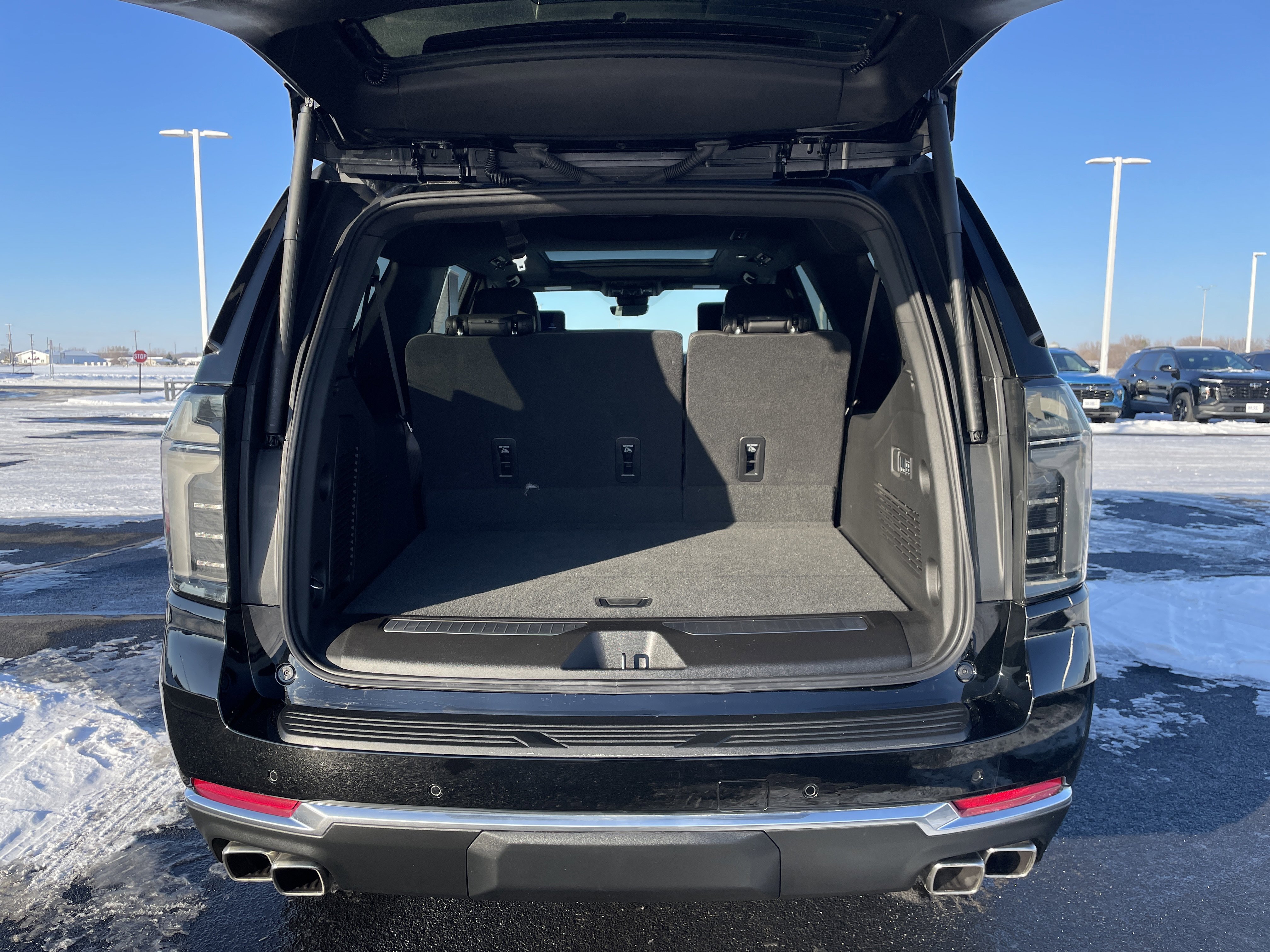 Certified 2025 Chevrolet Suburban High Country image 25
