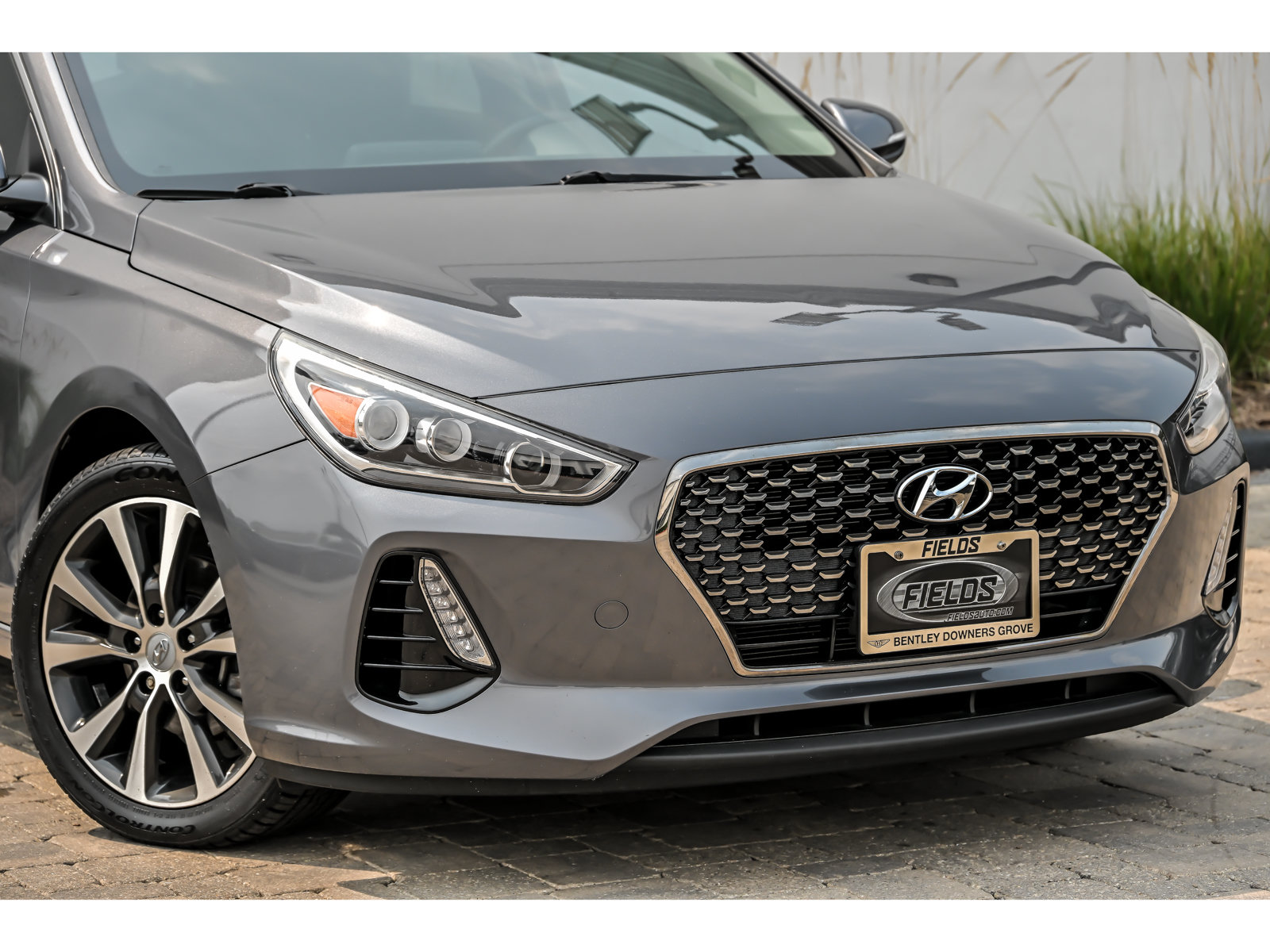 Used 2018 Hyundai Elantra GT w/ Tech Package 03 FWD image 2