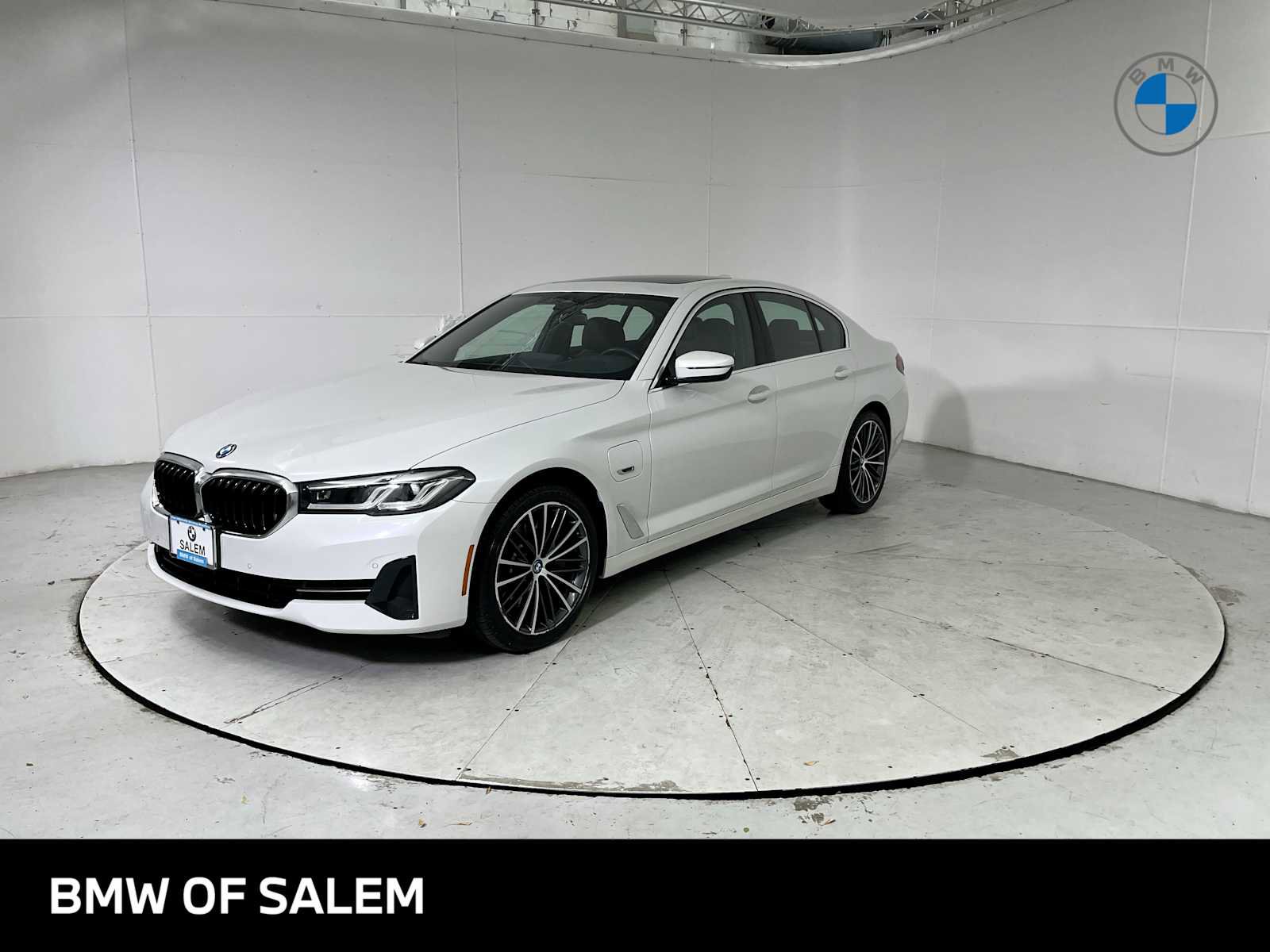 Used 2023 BMW 530e xDrive w/ Premium Package AWD/4WD image 1