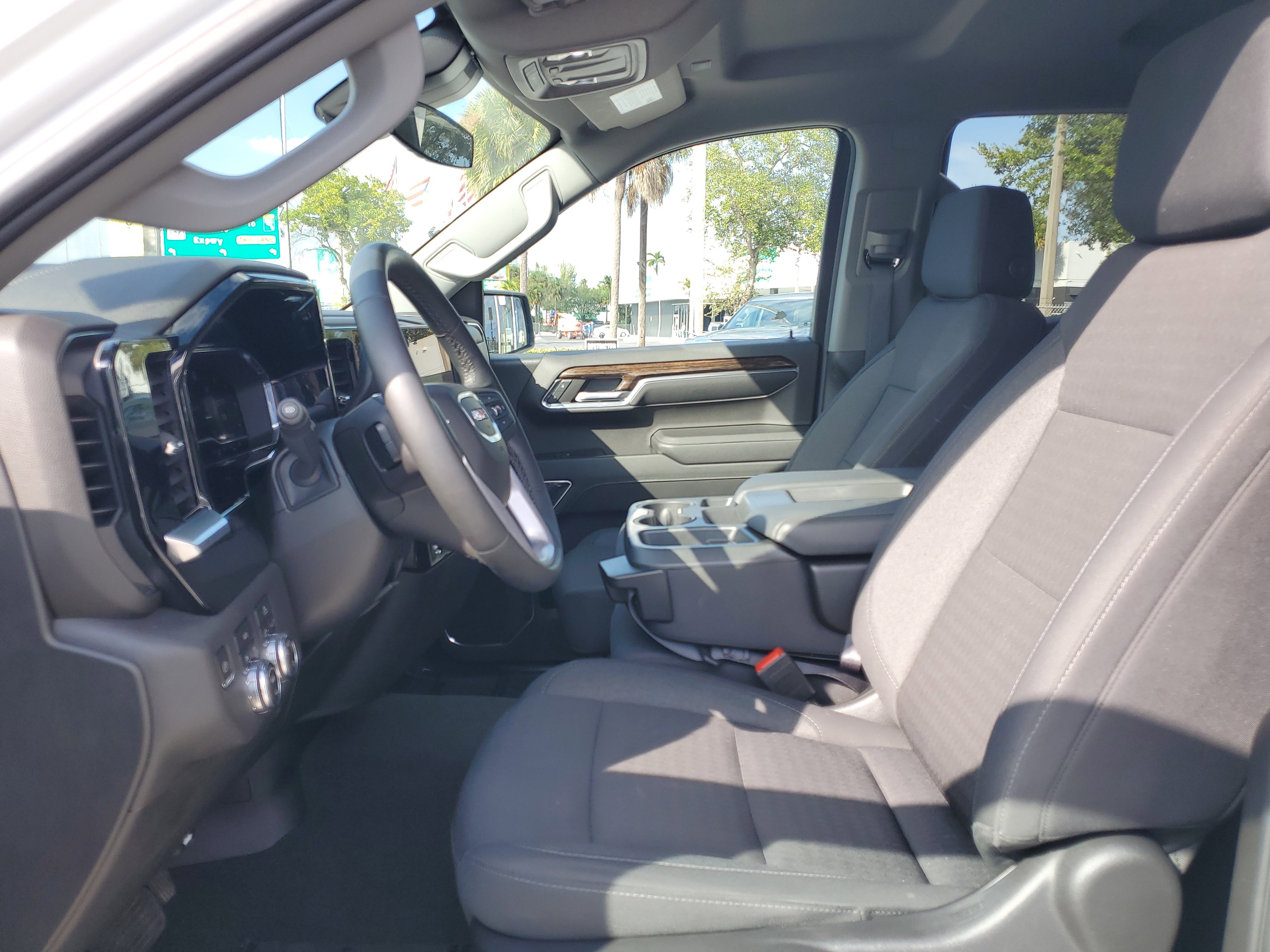 Used 2023 GMC Sierra 1500 SLE image 12