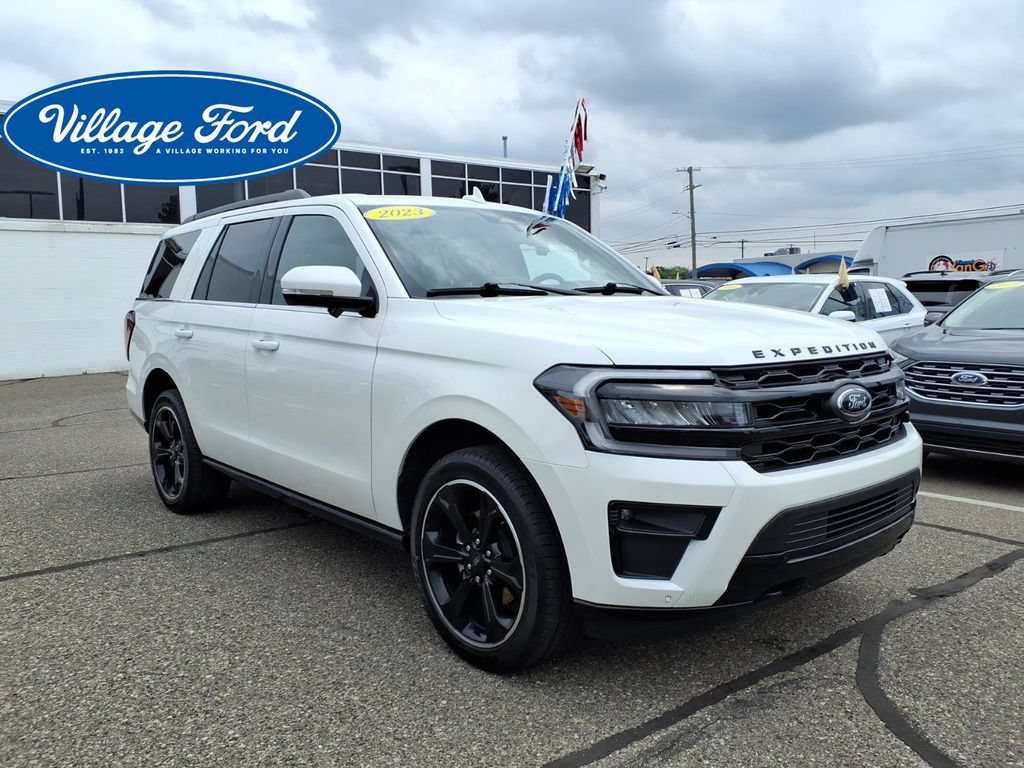 Used 2023 Ford Expedition Limited AWD/4WD image 4