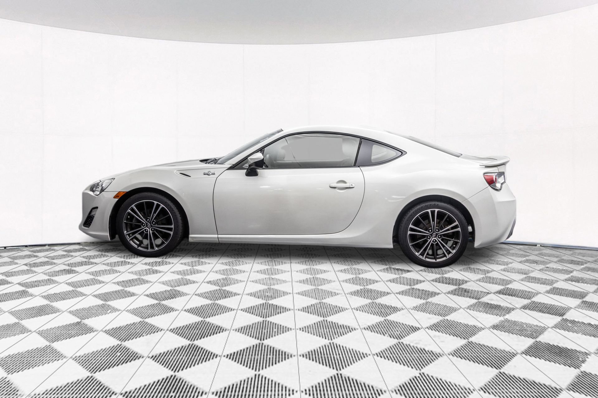 Used 2015 Scion FR-S RWD image 7