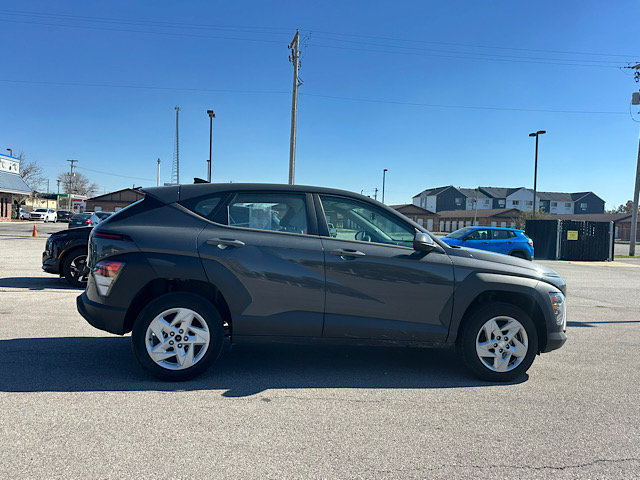 Used 2024 Hyundai Kona SE AWD/4WD image 7
