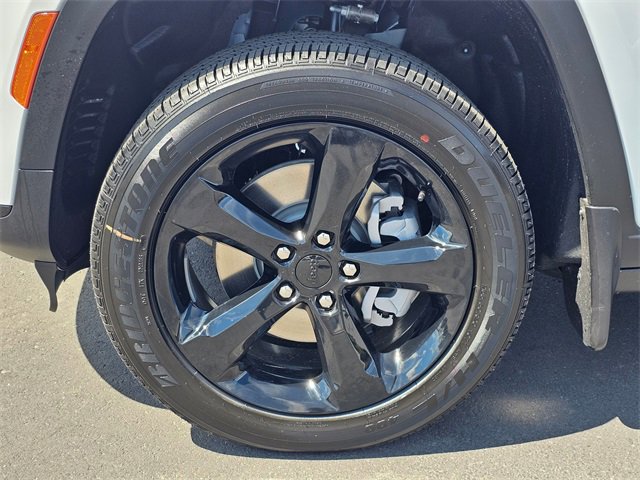 New 2025 Jeep Grand Cherokee L Altitude image 8