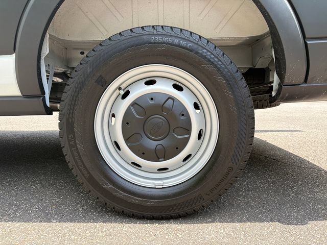 New 2026 Ford Transit 250 148 Medium Roof w/ Load Area Protection Package RWD image 20