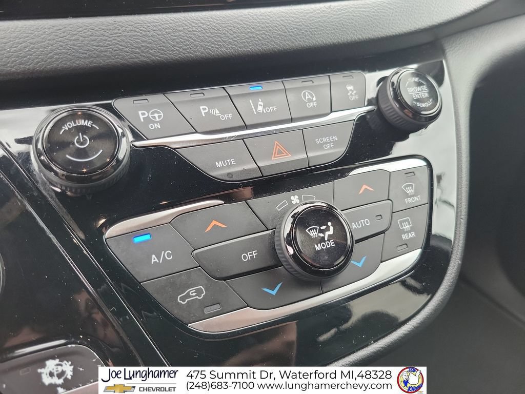 Used 2019 Chrysler Pacifica Touring-L w/ Advanced Safetytec Group FWD image 13