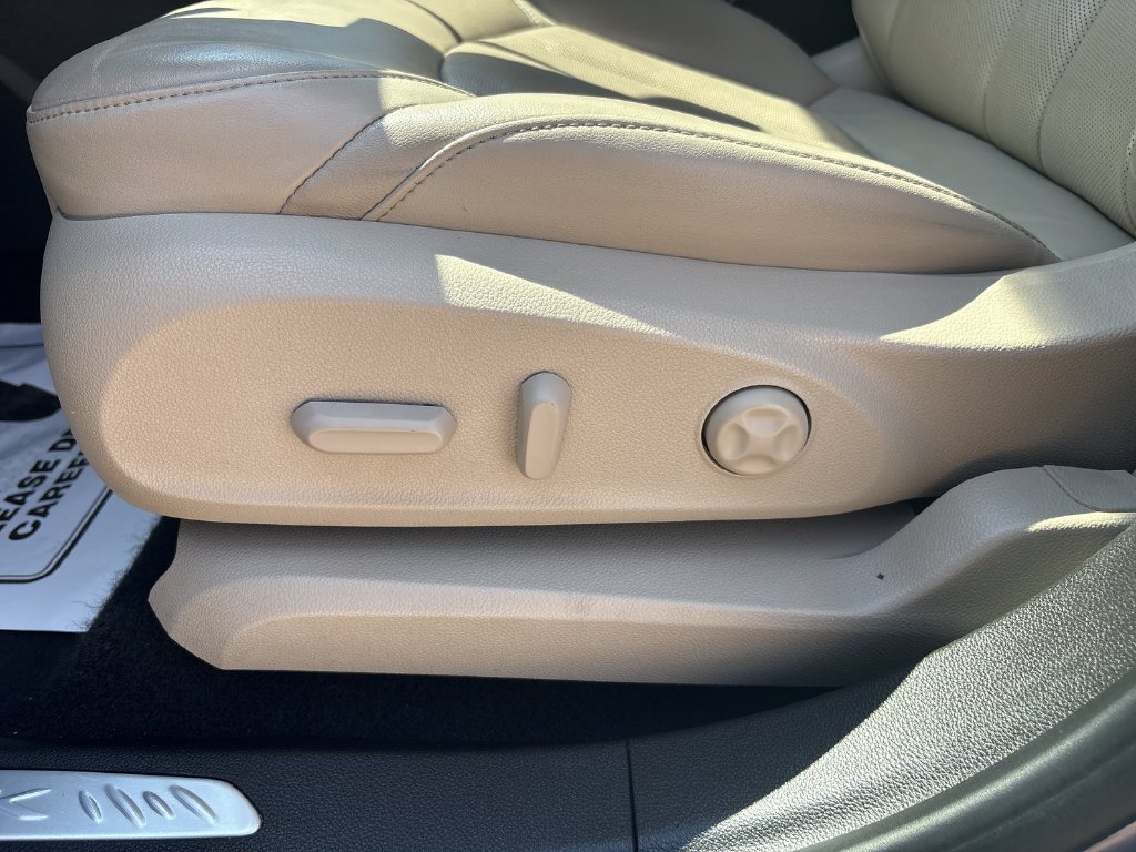 Used 2020 Buick Envision Premium w/ LPO, Cargo Package AWD/4WD image 14