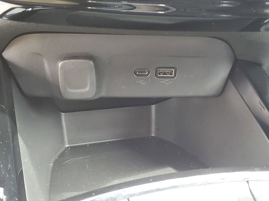 Certified 2024 Chevrolet Trax RS w/ Driver Confidence Package image 21