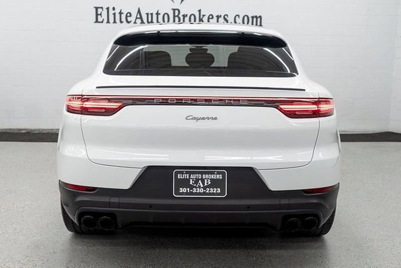 Used 2023 Porsche Cayenne Platinum Edition image 4