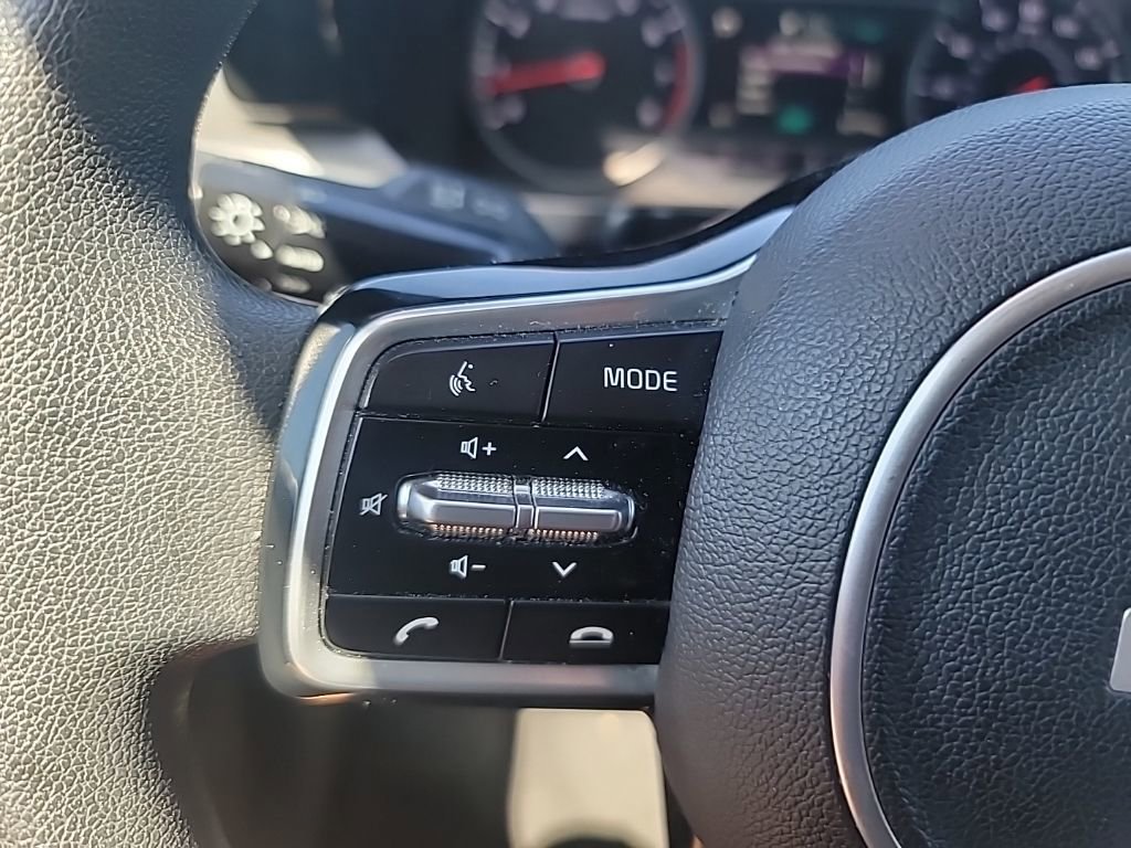 Used 2022 Kia Sorento LX image 13