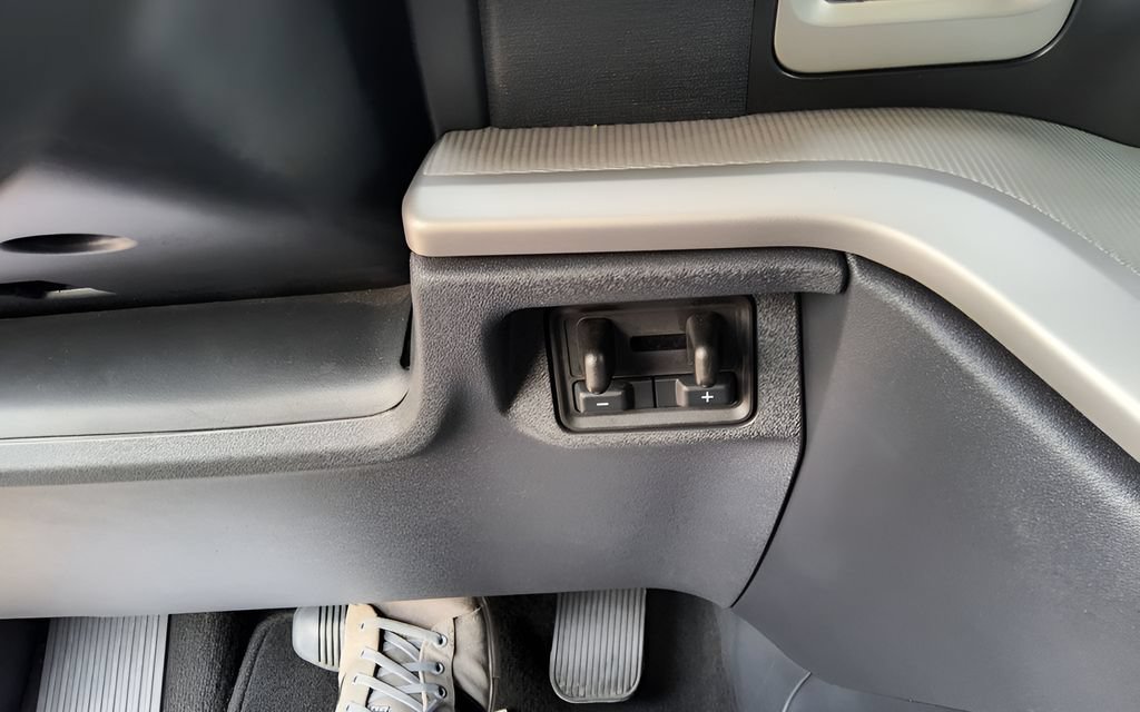 Used 2025 Ford Expedition Active AWD/4WD image 18