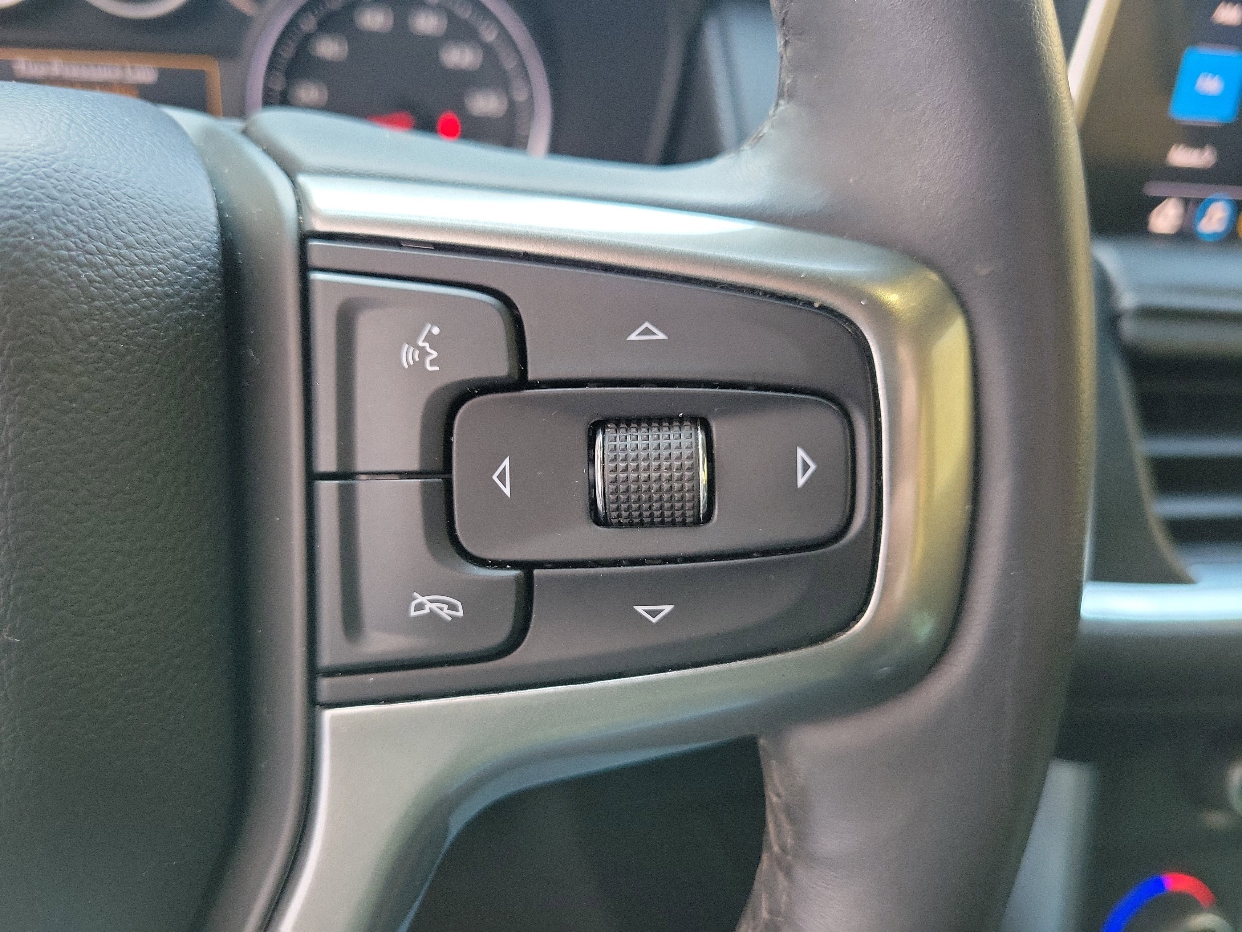 Used 2021 Chevrolet Tahoe Z71 w/ Luxury Package image 24