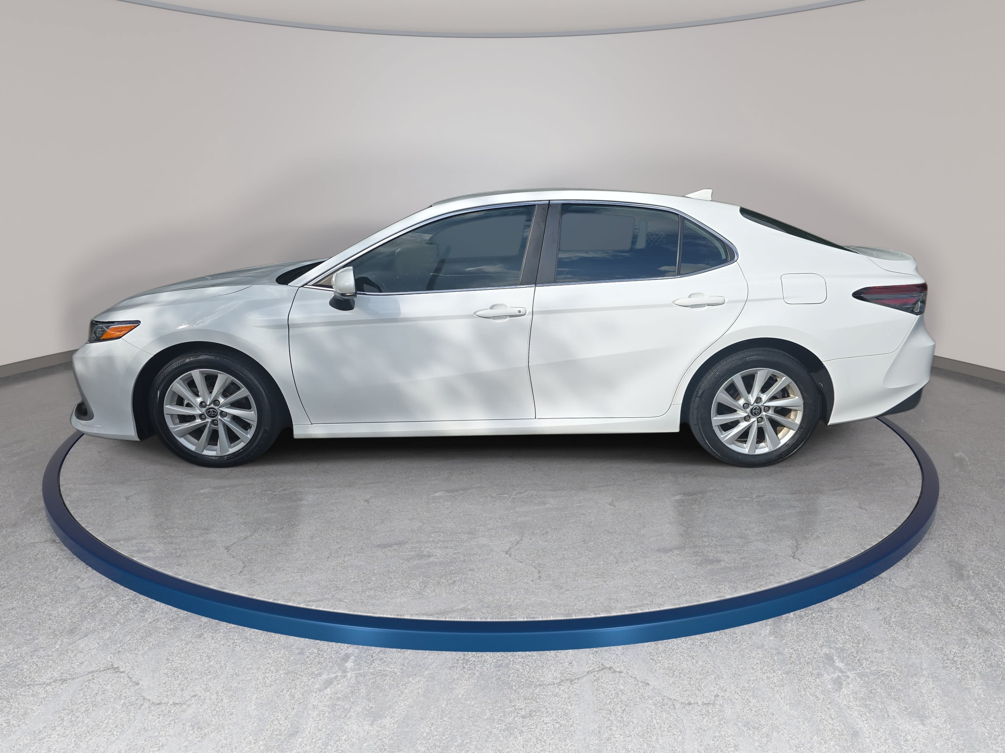 Used 2022 Toyota Camry LE FWD image 8