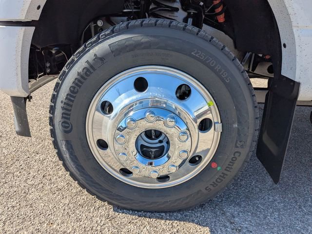 New 2026 Ford F450 XLT w/ XLT Premium Package image 15