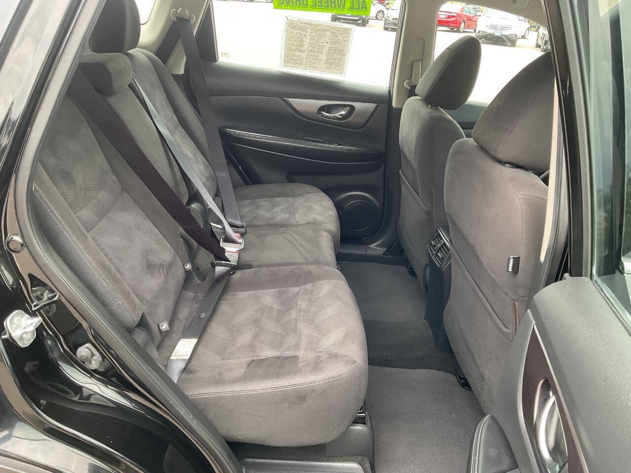 Used 2015 Nissan Rogue S AWD/4WD image 30