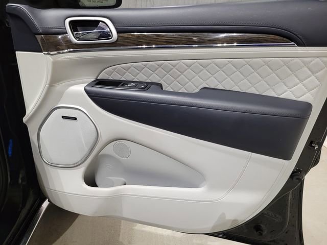 Used 2018 Jeep Grand Cherokee Summit image 66