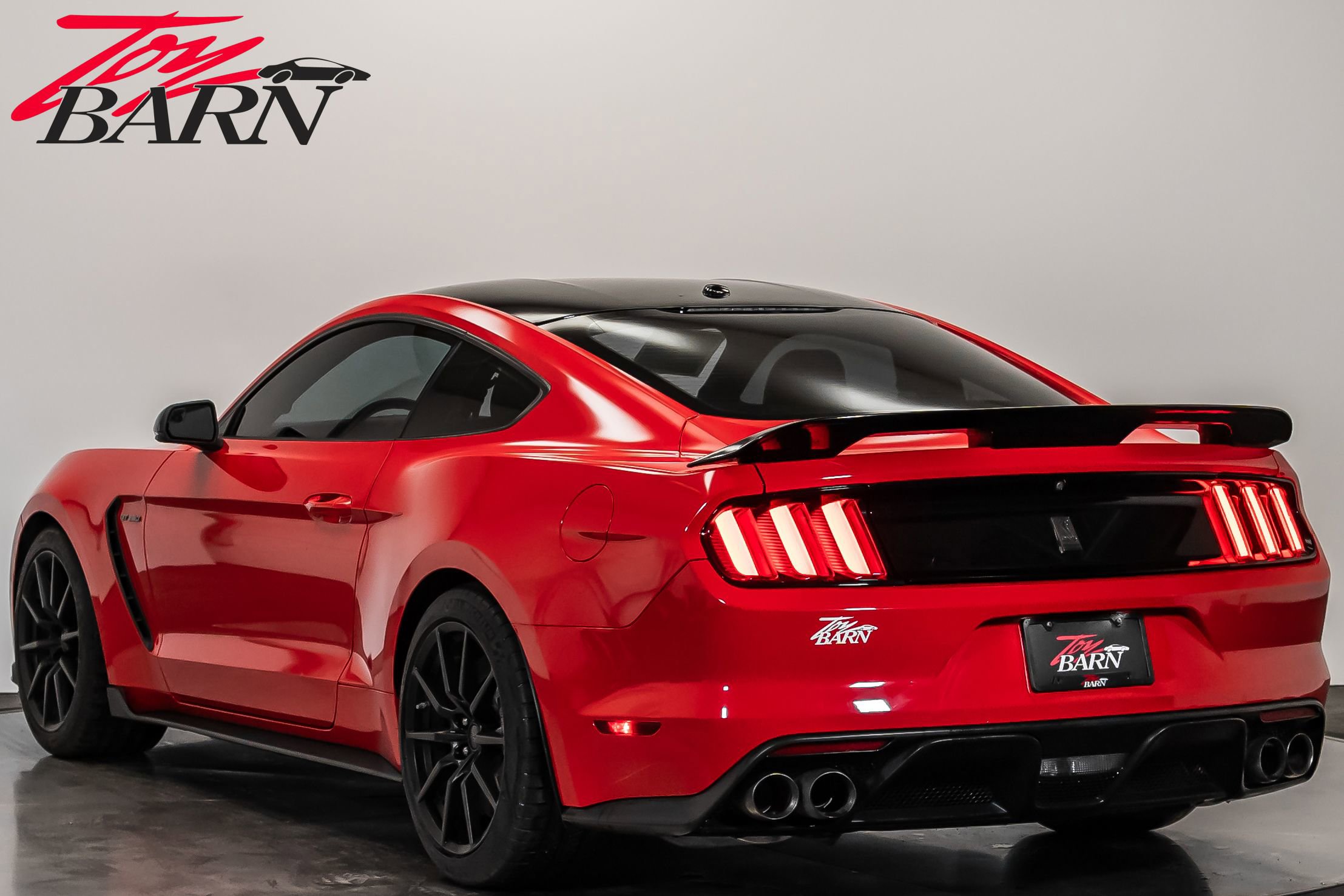 Used 2016 Ford Mustang Shelby GT350 w/ Technology Package video 3