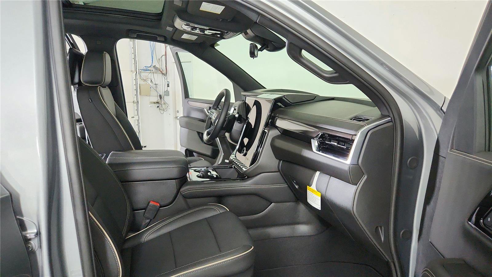 New 2026 GMC Yukon Elevation w/ Elevation Premium Package AWD/4WD image 25