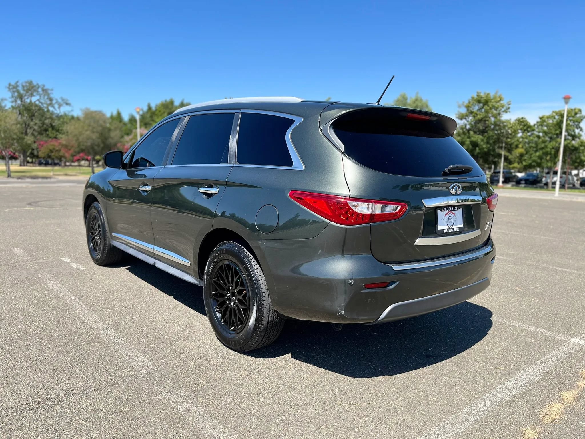 Used 2013 INFINITI JX35 FWD w/ Premium Pkg image 7