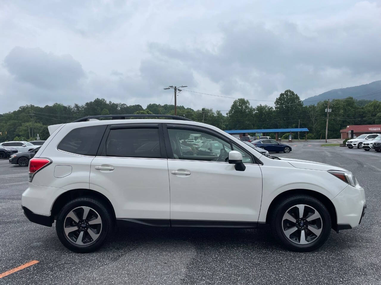 Used 2017 Subaru Forester 2.5i Limited w/ Popular Package #1 AWD/4WD image 7