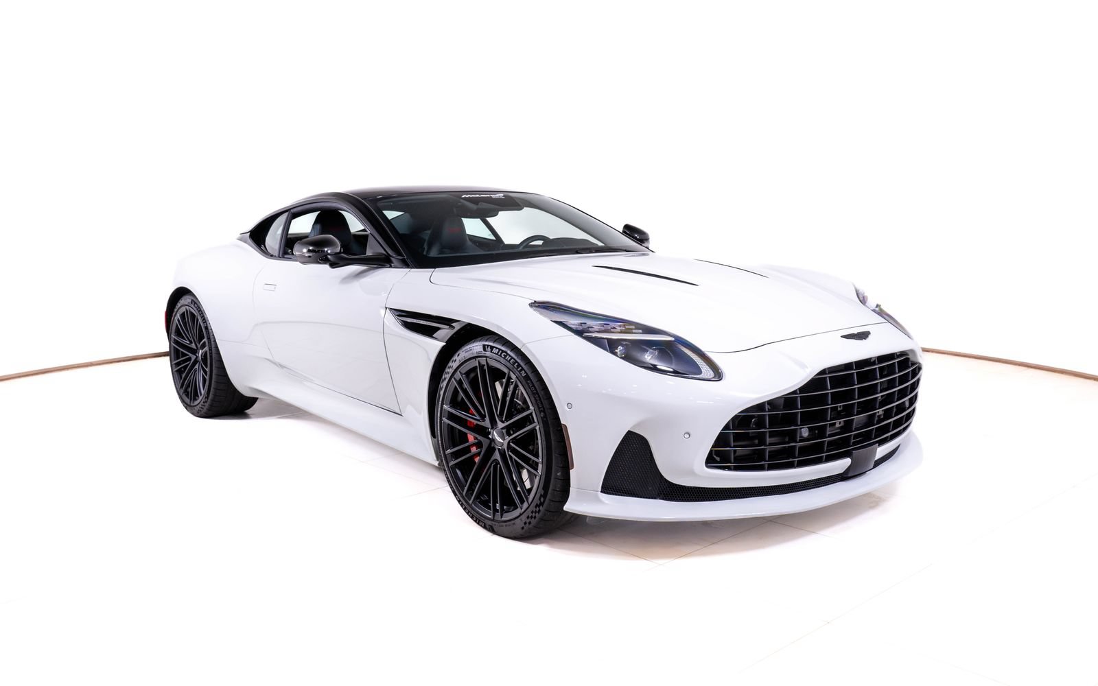 Used 2025 Aston Martin DB12 Coupe RWD image 7