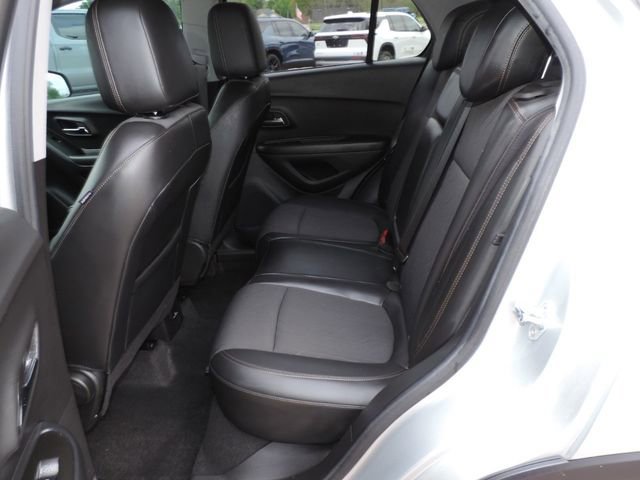 Used 2022 Chevrolet Trax LT w/ LT Convenience Package image 21