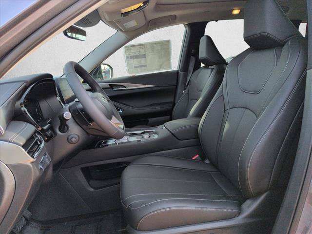 Used 2026 INFINITI QX60 Luxe w/ Family Package FWD image 4
