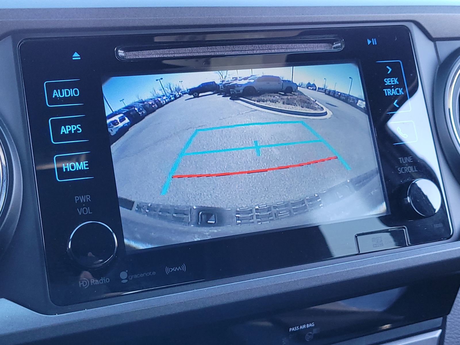 Used 2018 Toyota Tacoma TRD Off-Road w/ Technology Package image 18