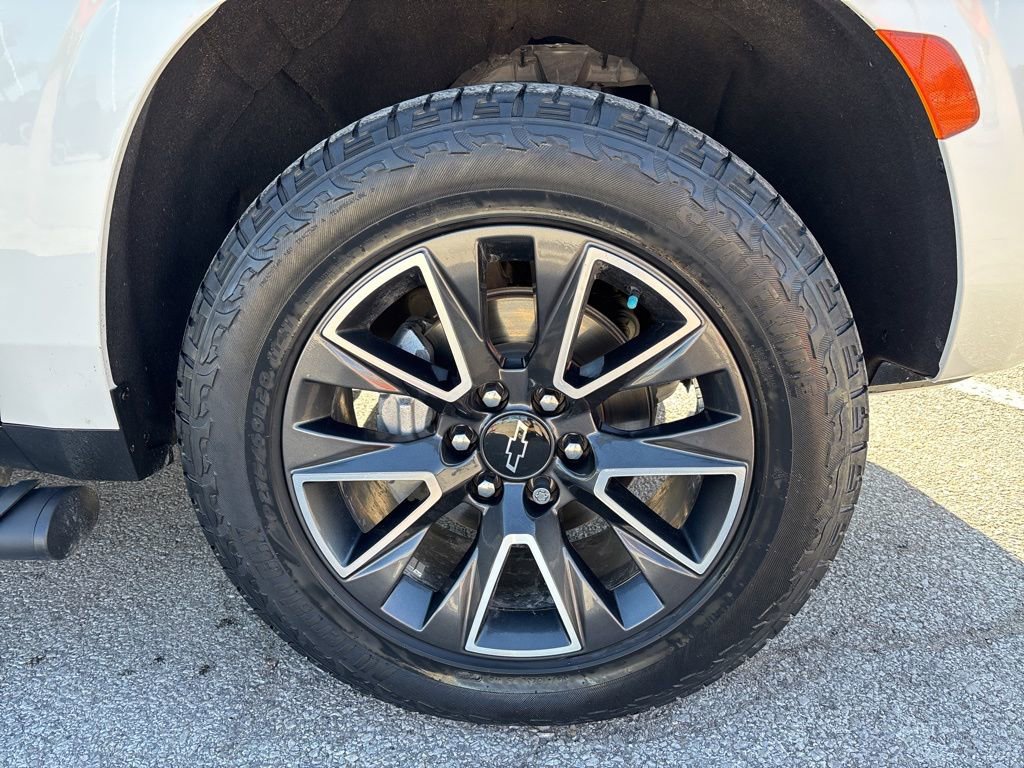 Used 2022 Chevrolet Tahoe Z71 w/ Luxury Package AWD/4WD image 42