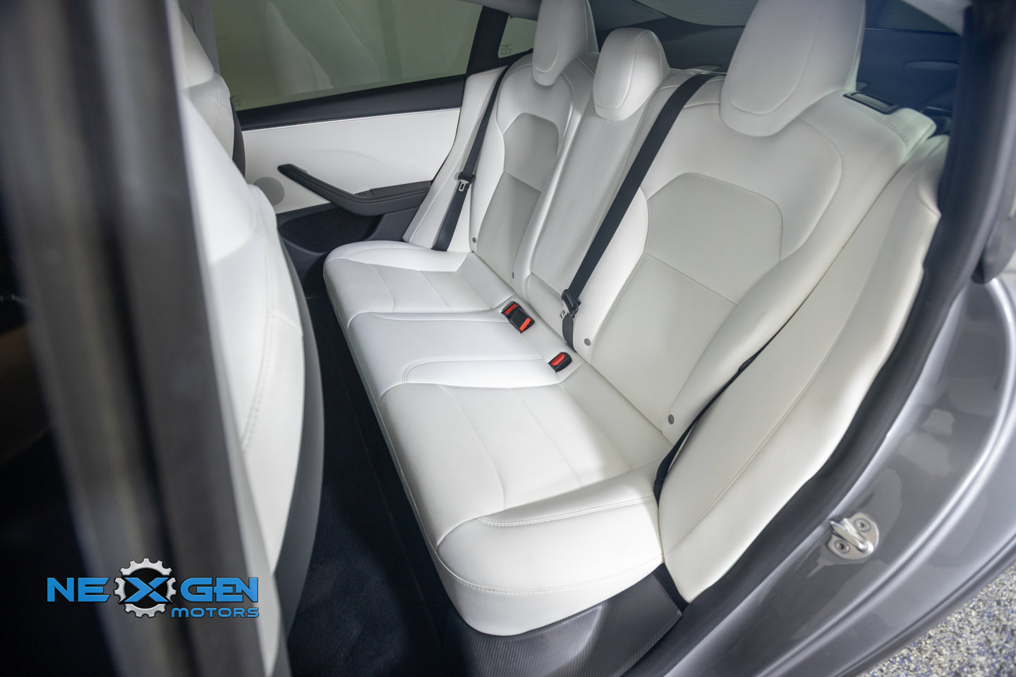 Used 2025 Tesla Model 3 Long Range AWD/4WD image 30