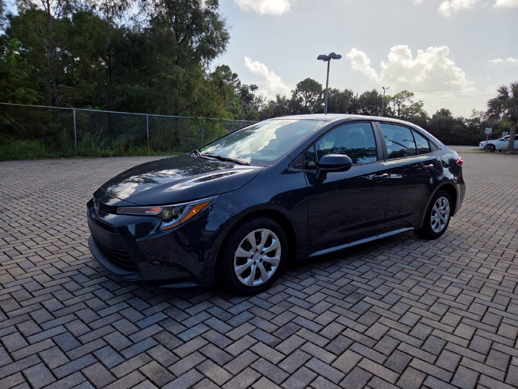 Certified 2025 Toyota Corolla LE w/ Convenience Package FWD image 3