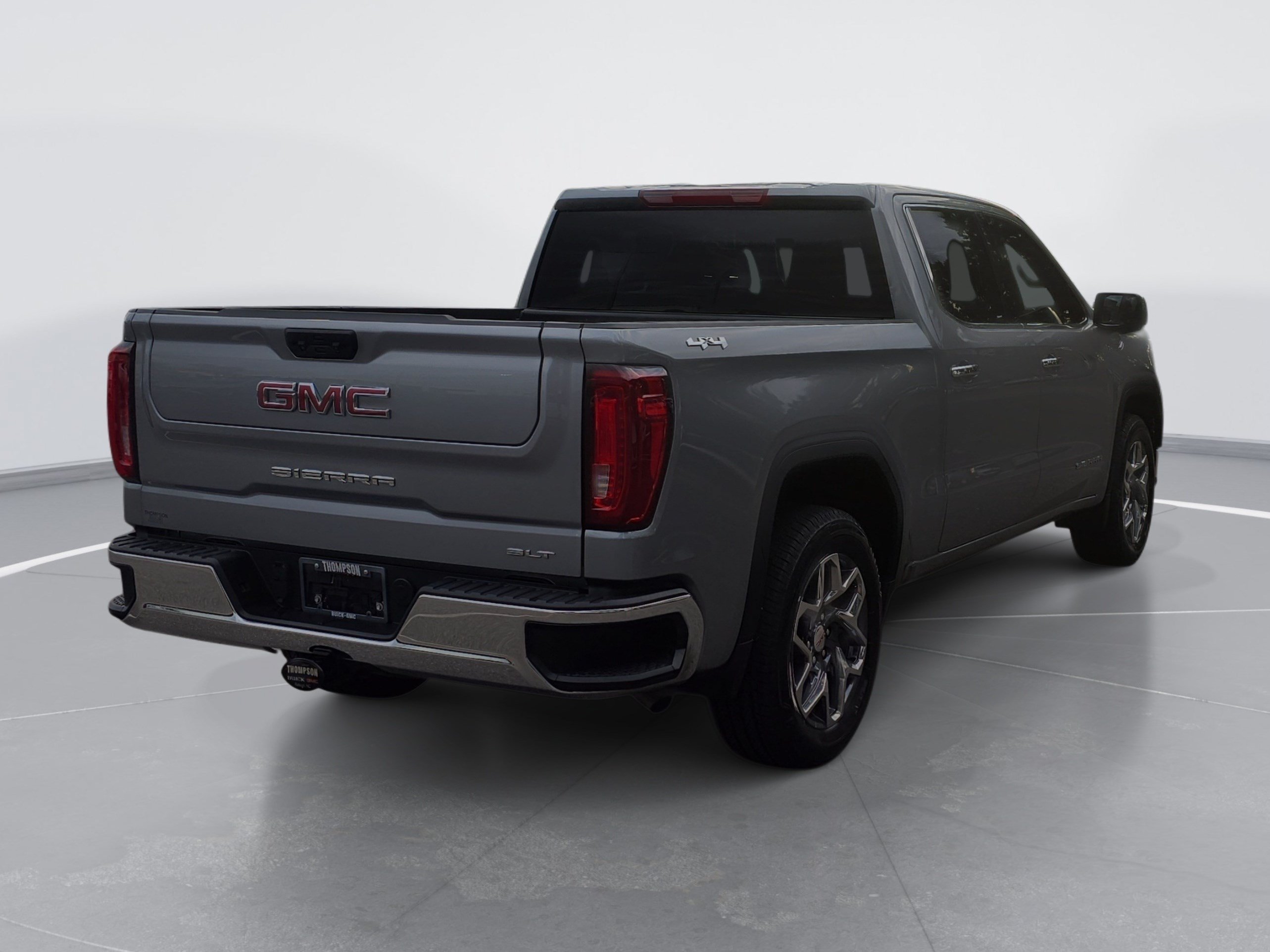 Used 2025 GMC Sierra 1500 SLT AWD/4WD image 3