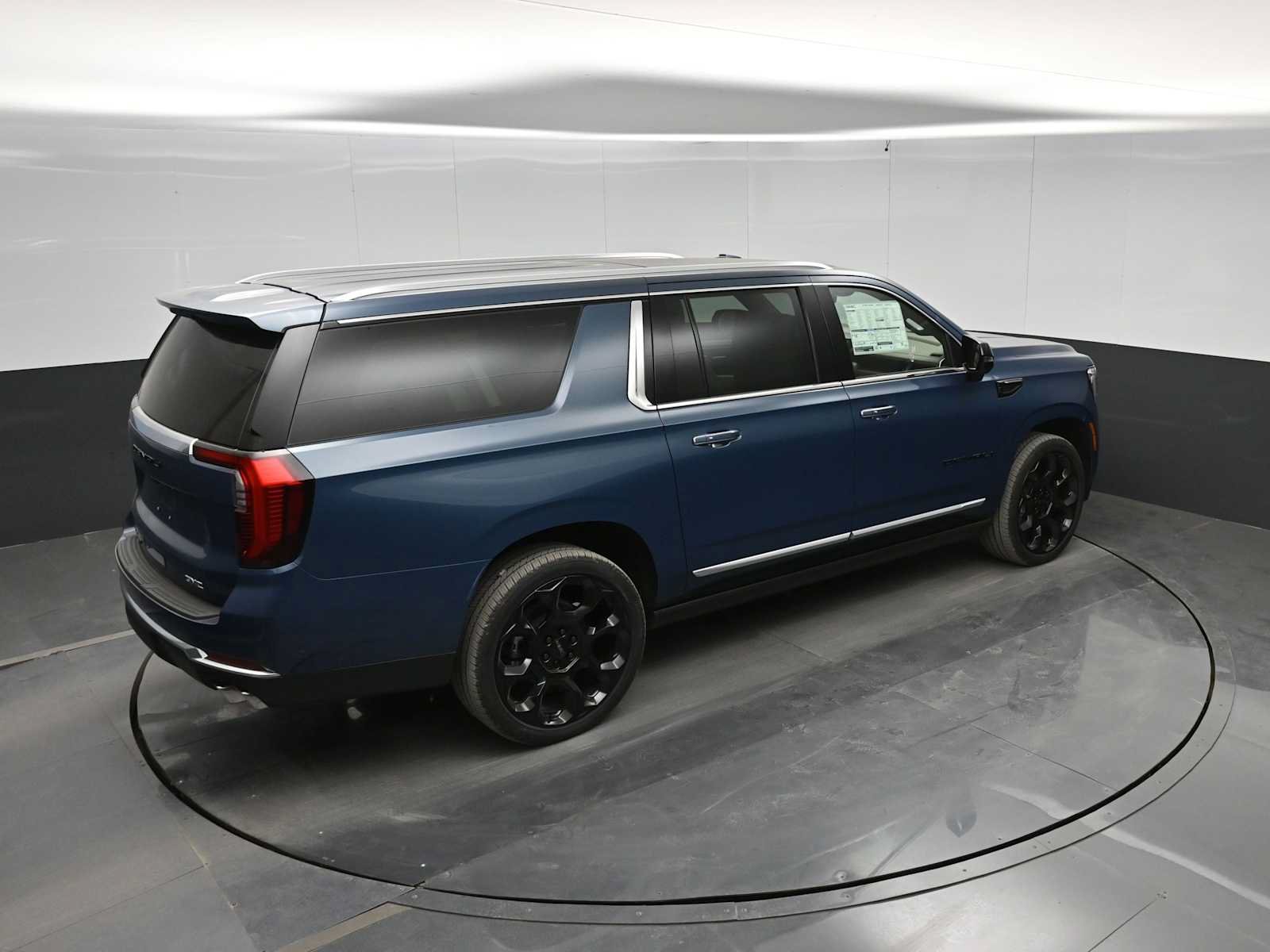 New 2026 GMC Yukon XL Denali w/ Denali Reserve Package AWD/4WD image 27