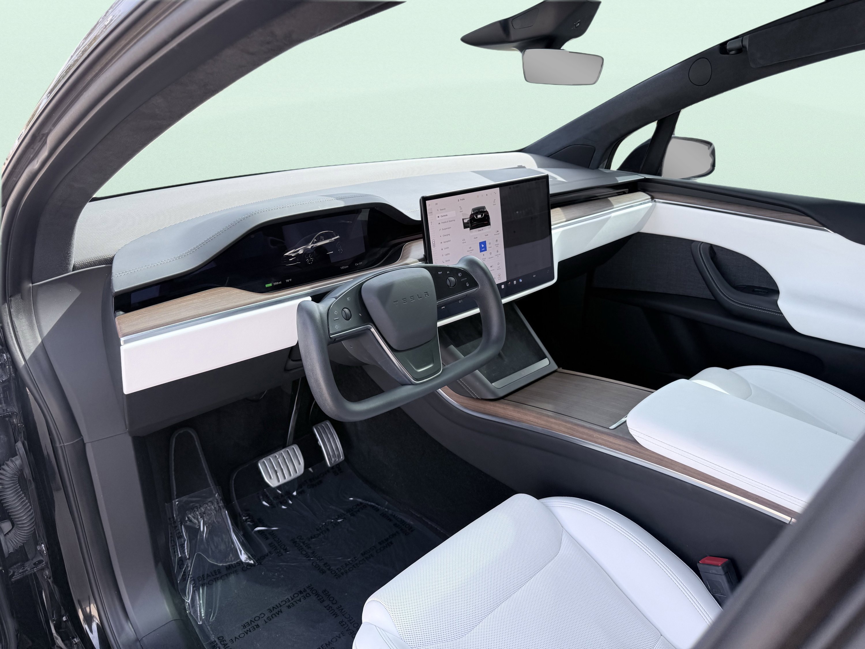 Used 2023 Tesla Model X image 23