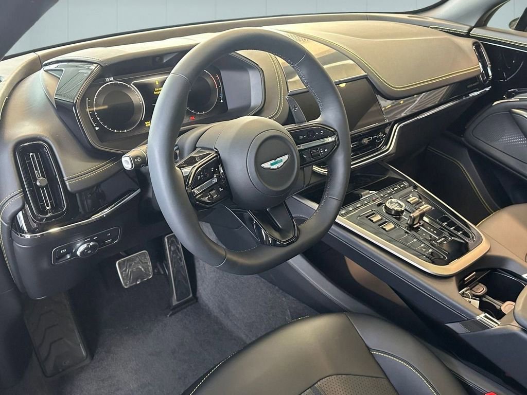 New 2026 Aston Martin DBX 707 image 4