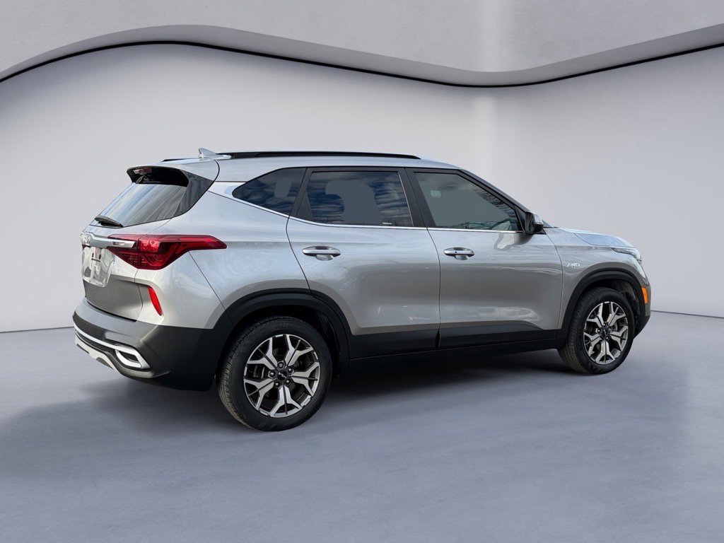 Used 2022 Kia Seltos EX video 3