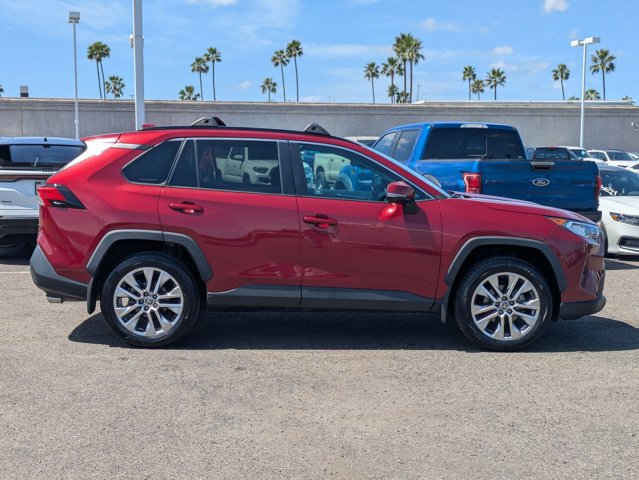 Used 2021 Toyota RAV4 XLE Premium FWD image 4