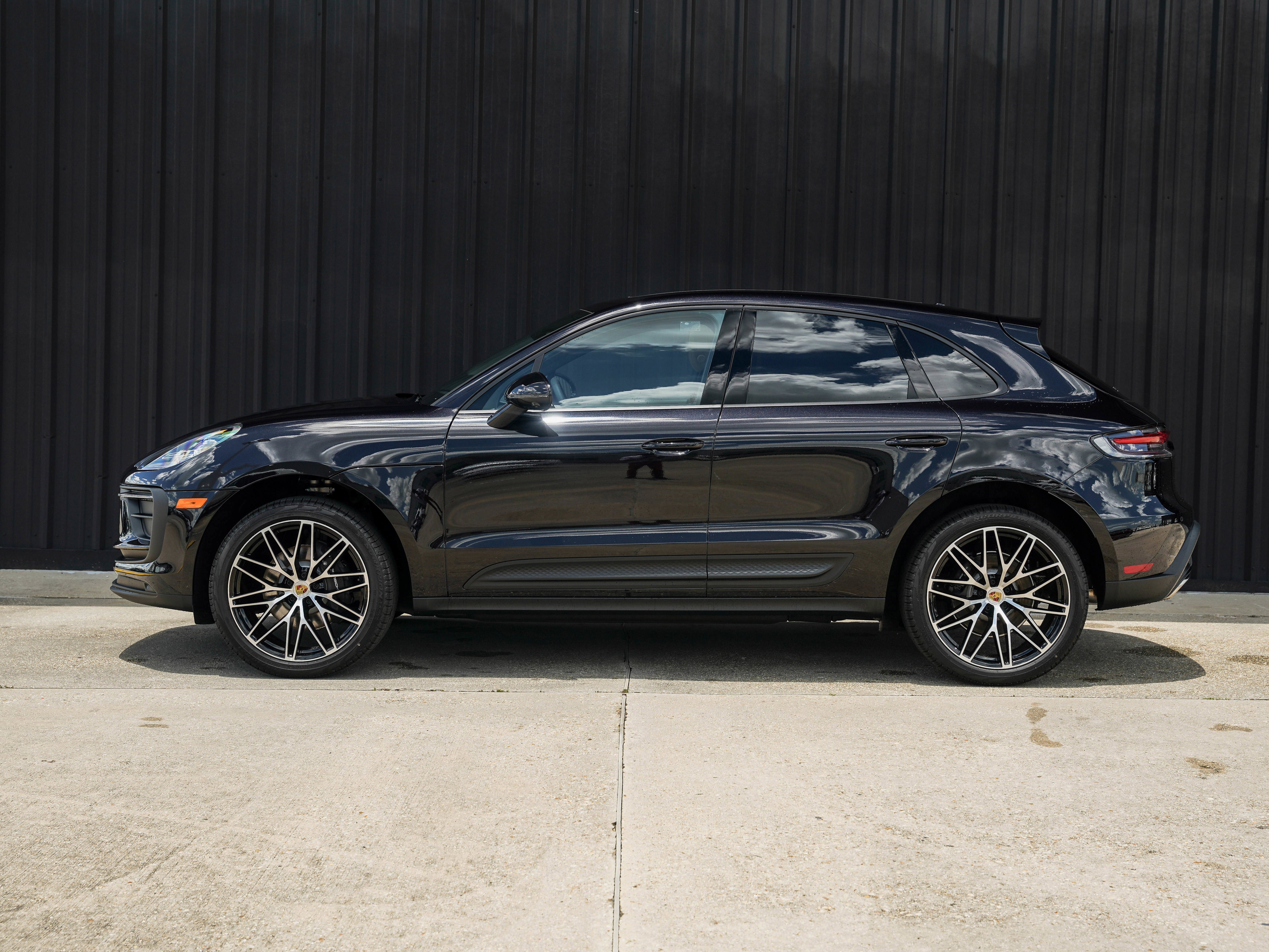 New 2025 Porsche Macan image 2