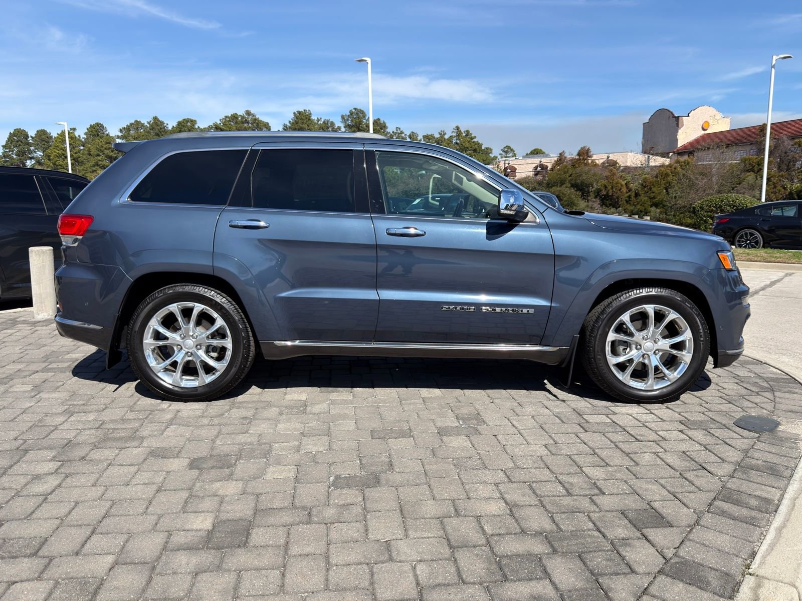 Used 2020 Jeep Grand Cherokee Summit image 8