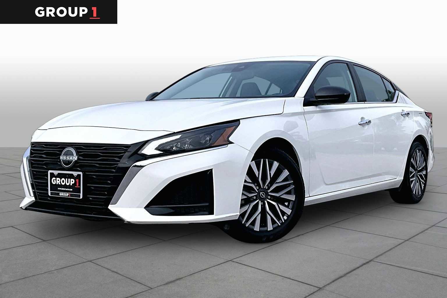 Used 2025 Nissan Altima 2.5 SV FWD image 1