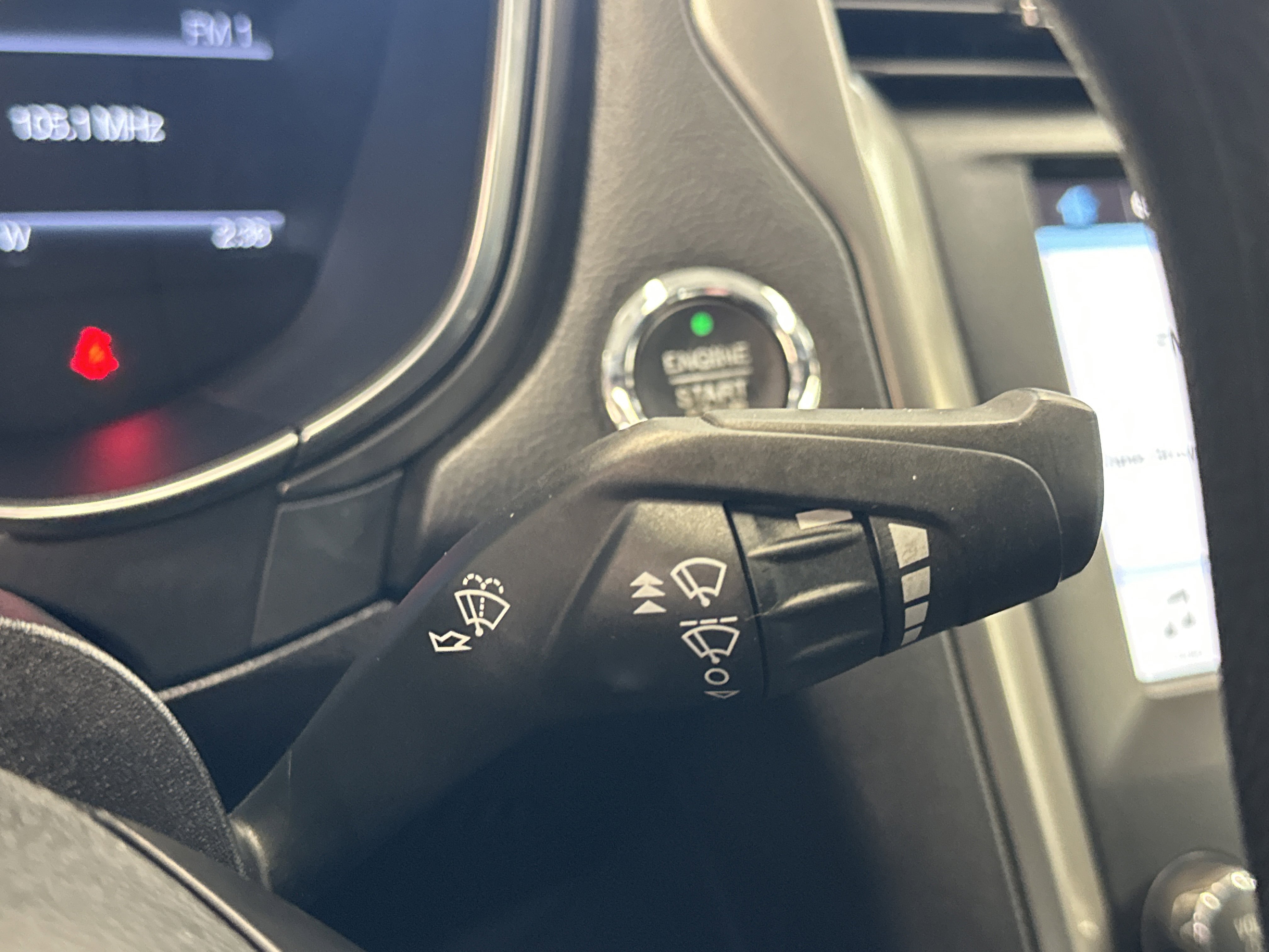 Used 2017 Ford Fusion SE w/ Fusion SE Technology Package image 32