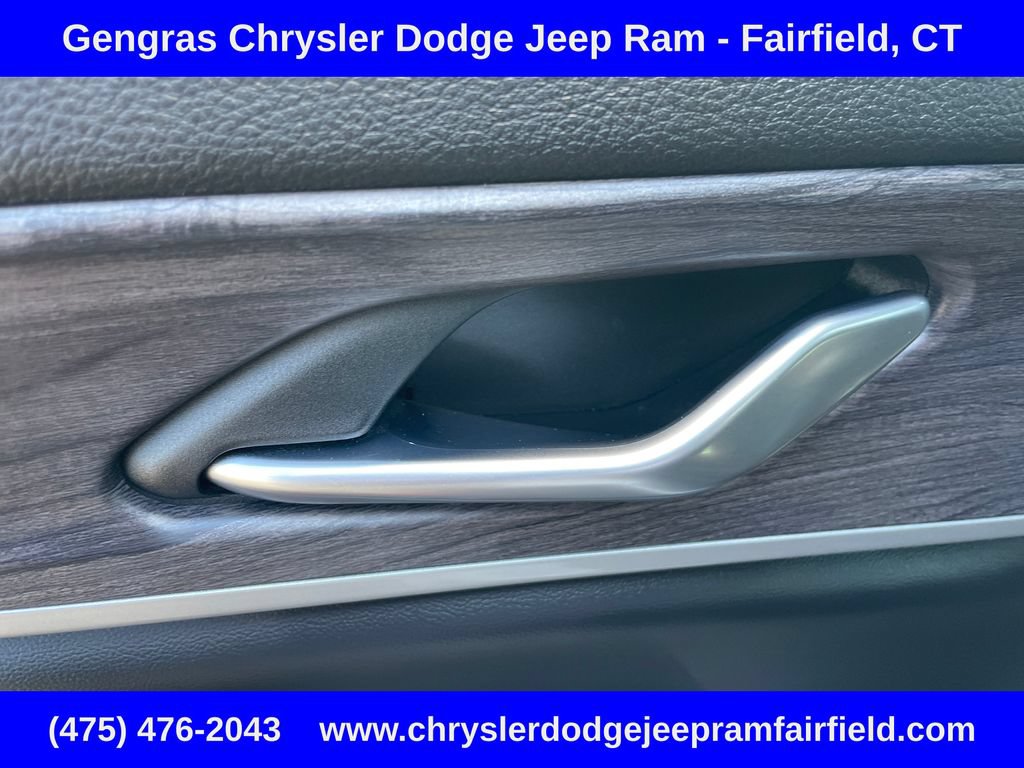 Certified 2023 Jeep Grand Cherokee L Limited w/ Black Appearance Package AWD/4WD image 38