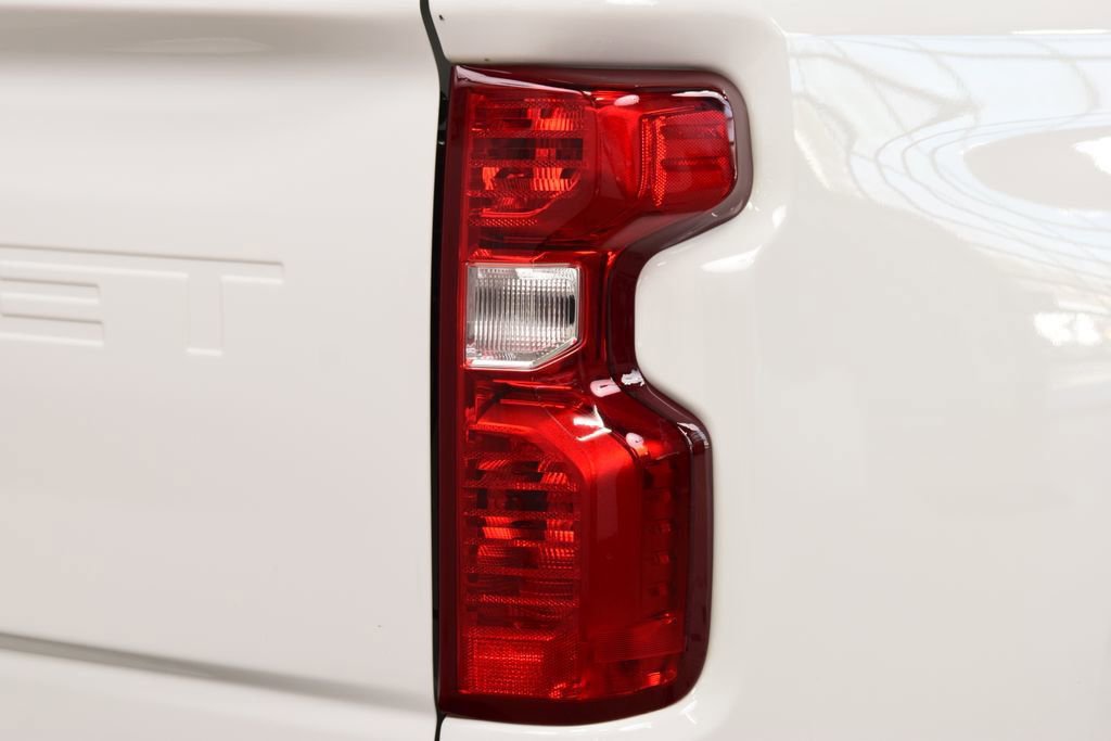 Used 2024 Chevrolet Silverado 2500 Custom w/ Custom Value Package image 16