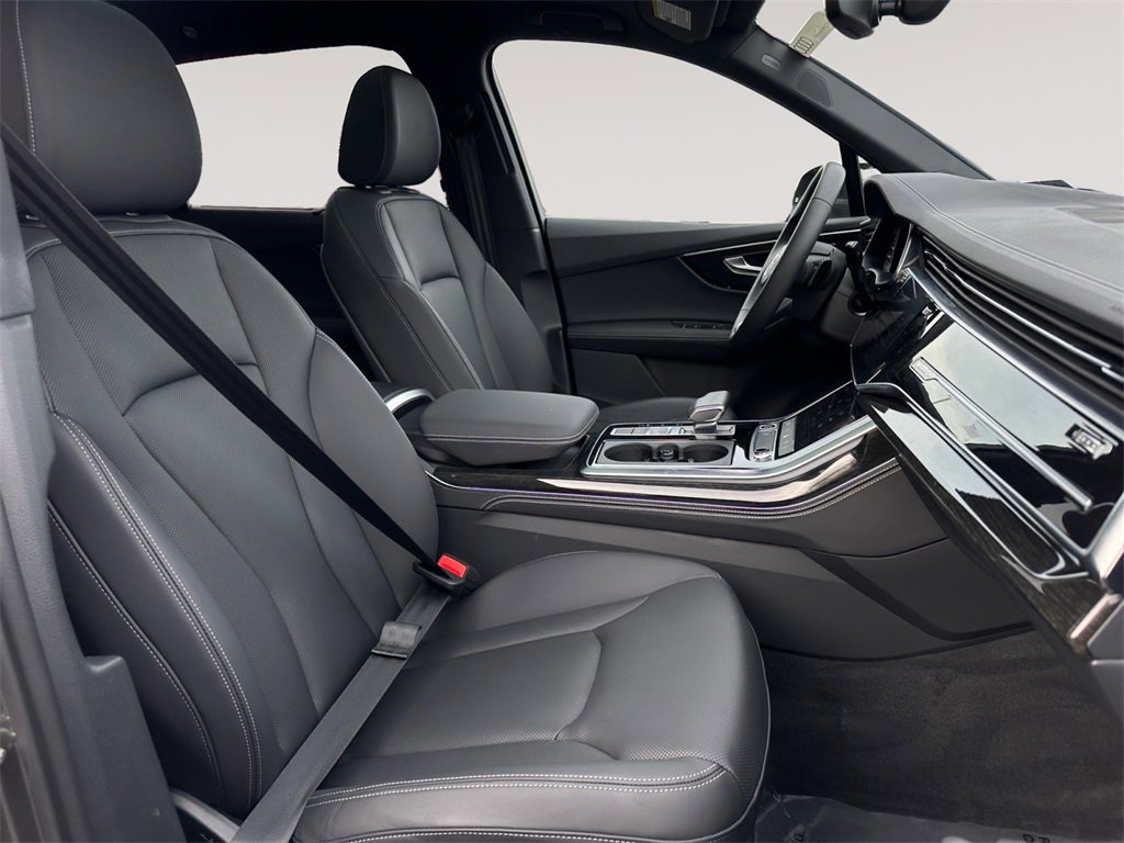 Certified 2025 Audi Q7 2.0T Premium Plus image 15