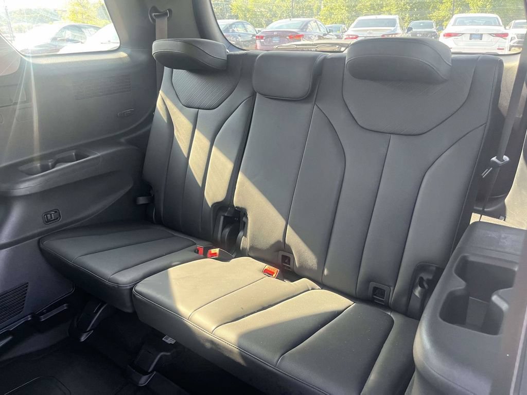 Certified 2025 Hyundai Palisade SEL FWD image 12